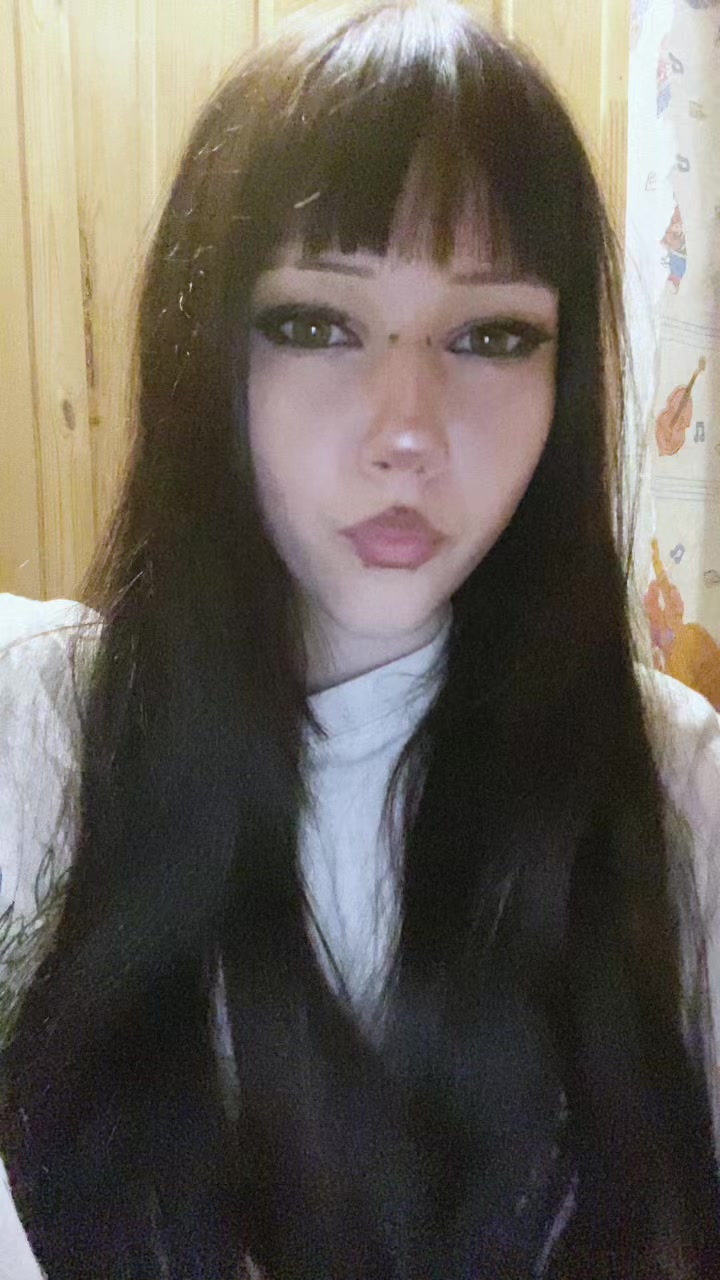 @evievkz