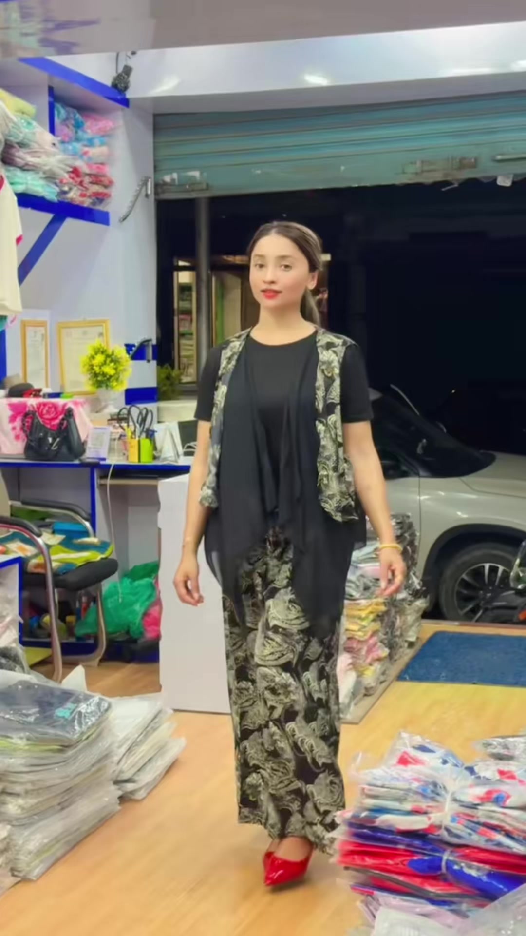 @Karishmacollection9748765513