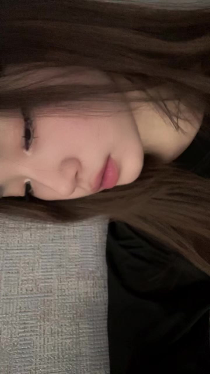 @Жанèка