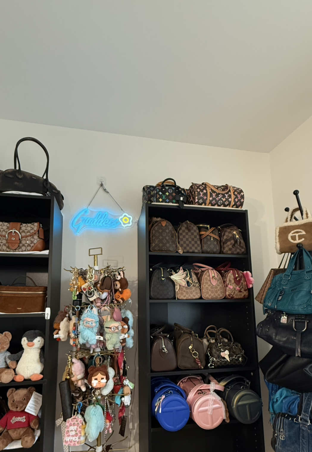 @J 🩵👜🫧