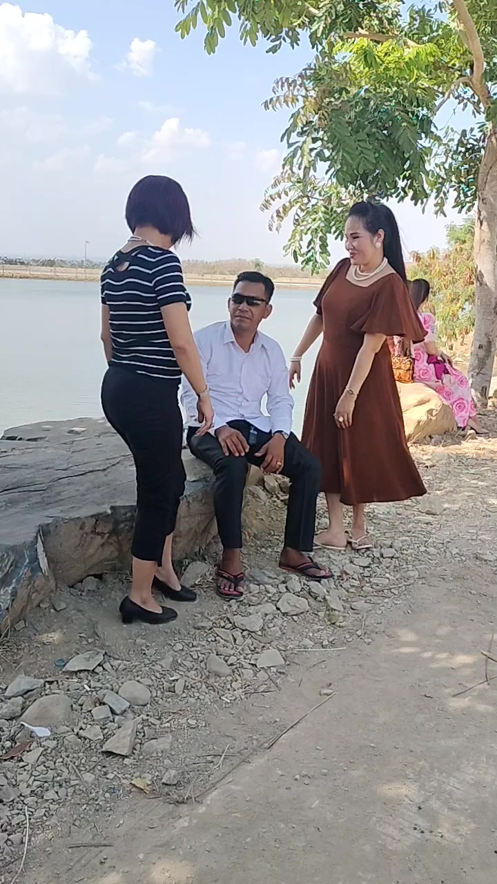 @រ័ត្ន មុនី