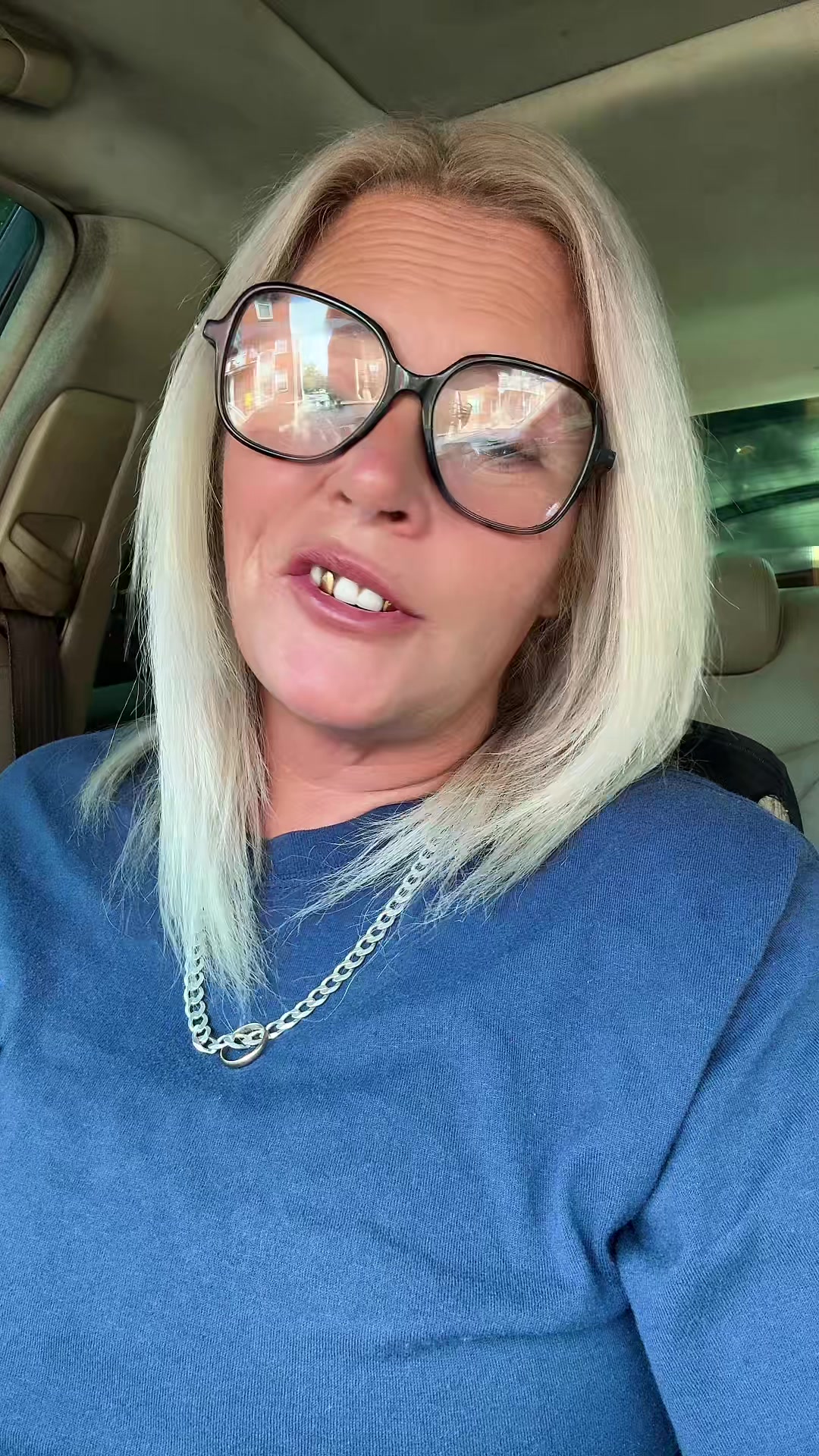 @FirsstLady