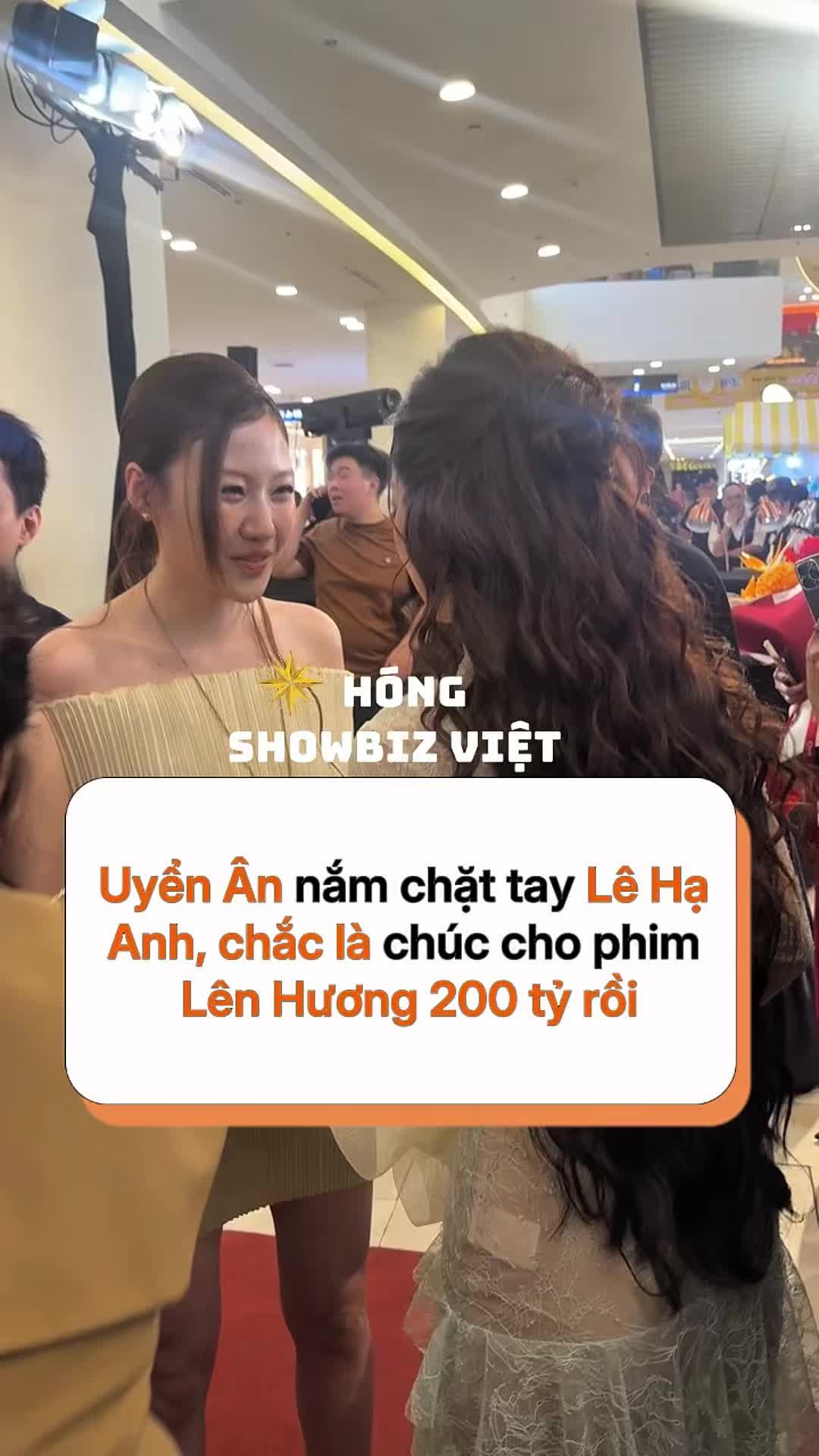 @H&oacute;ng Showbiz Việt