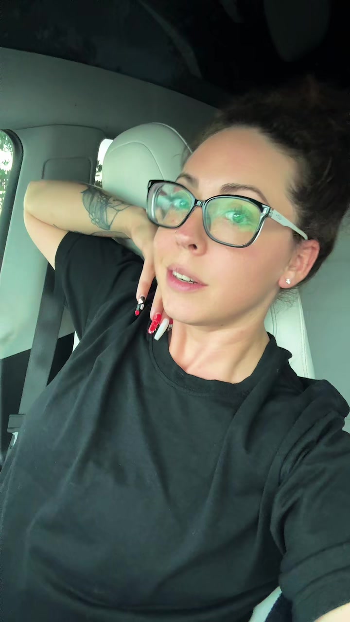 @Sea_Ya_Lea