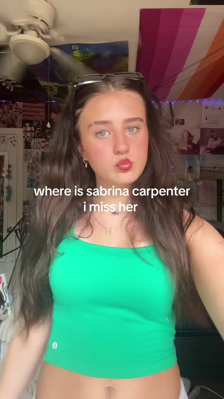 @hallie️💜