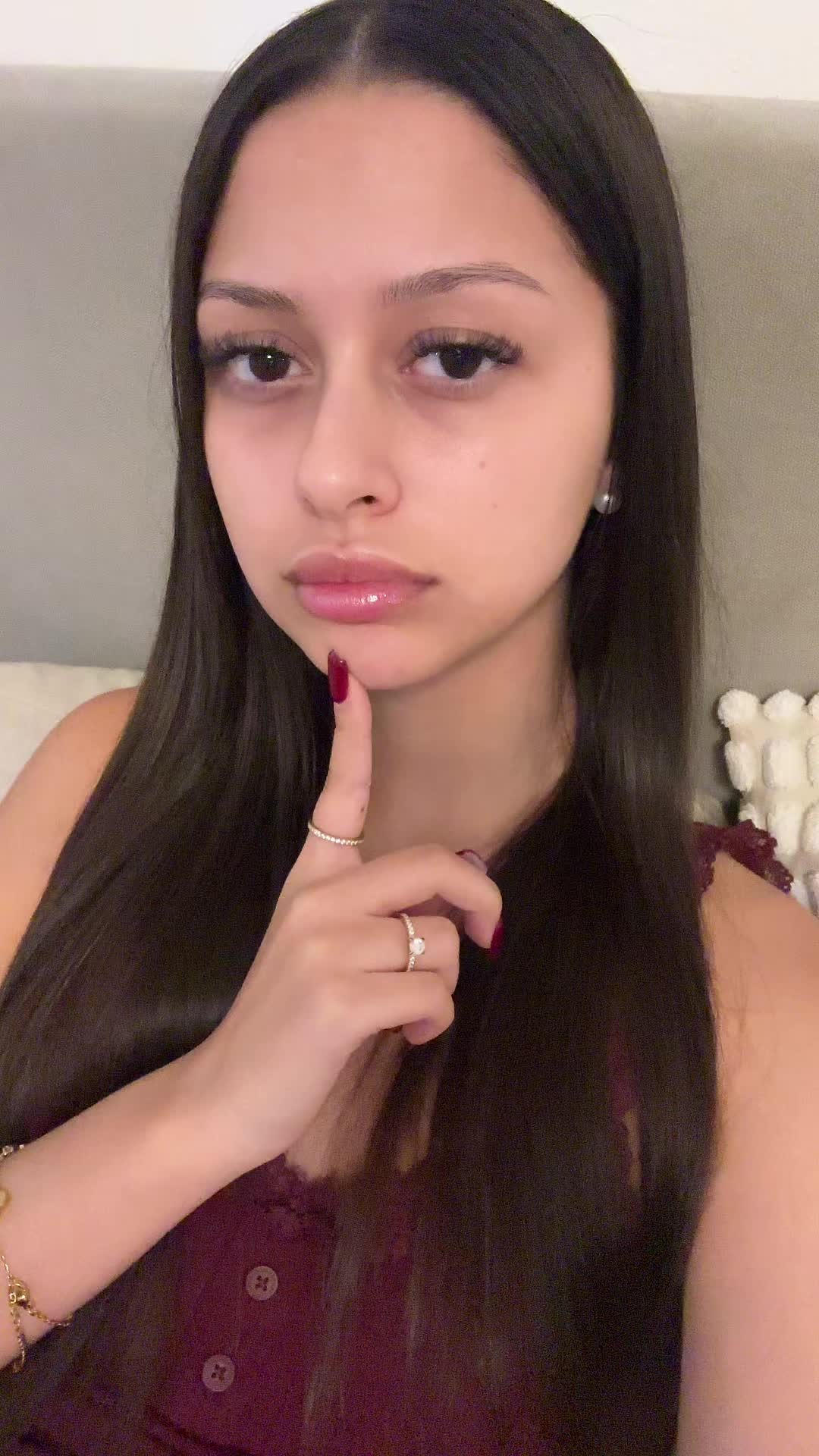 @𝐴𝑛𝑛𝑎𝑙𝑖𝑛𝑎