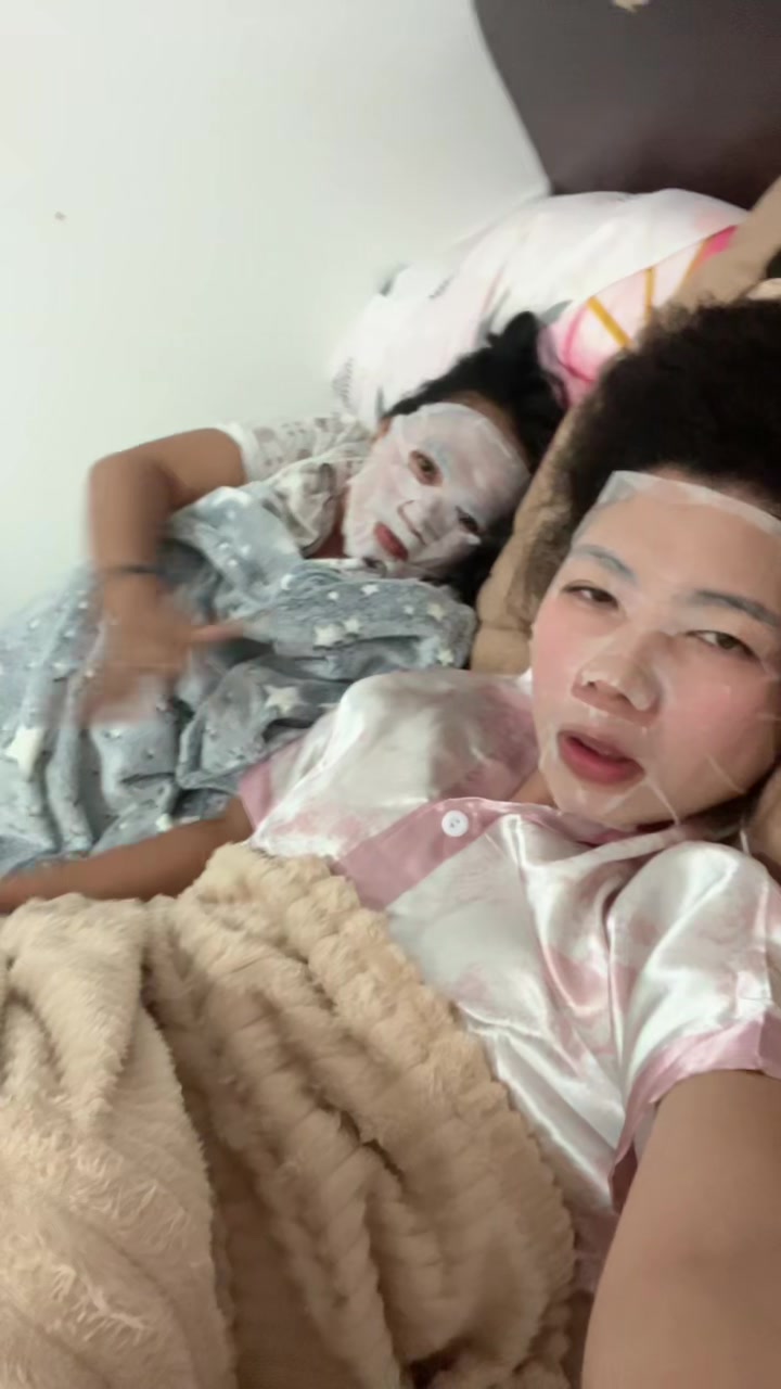 @JhanninePh