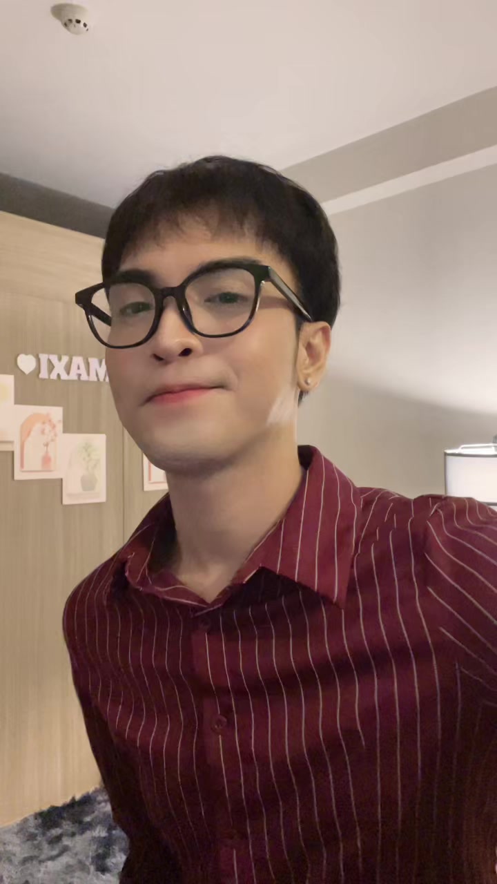 @IAmMaxi