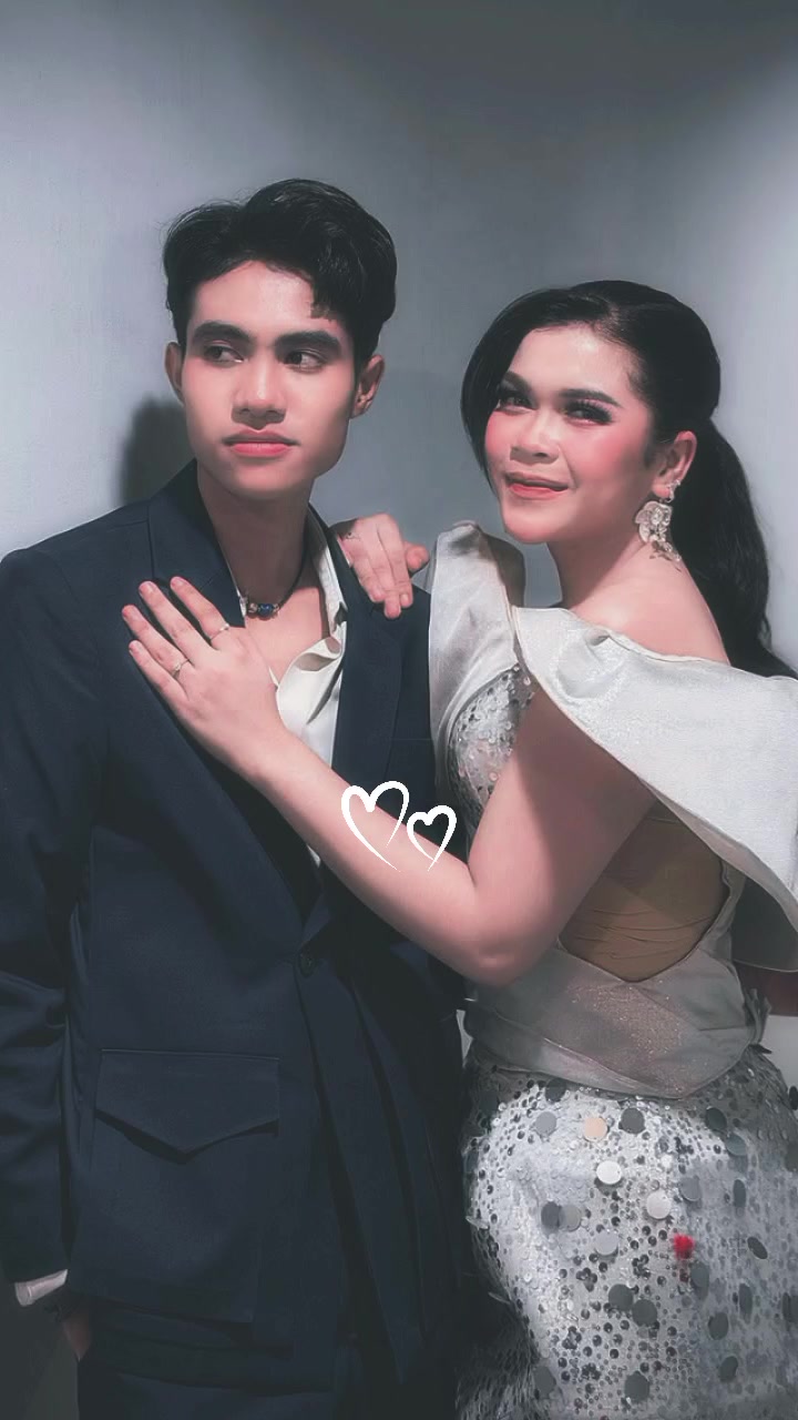 @Elaa๐ฆ๐