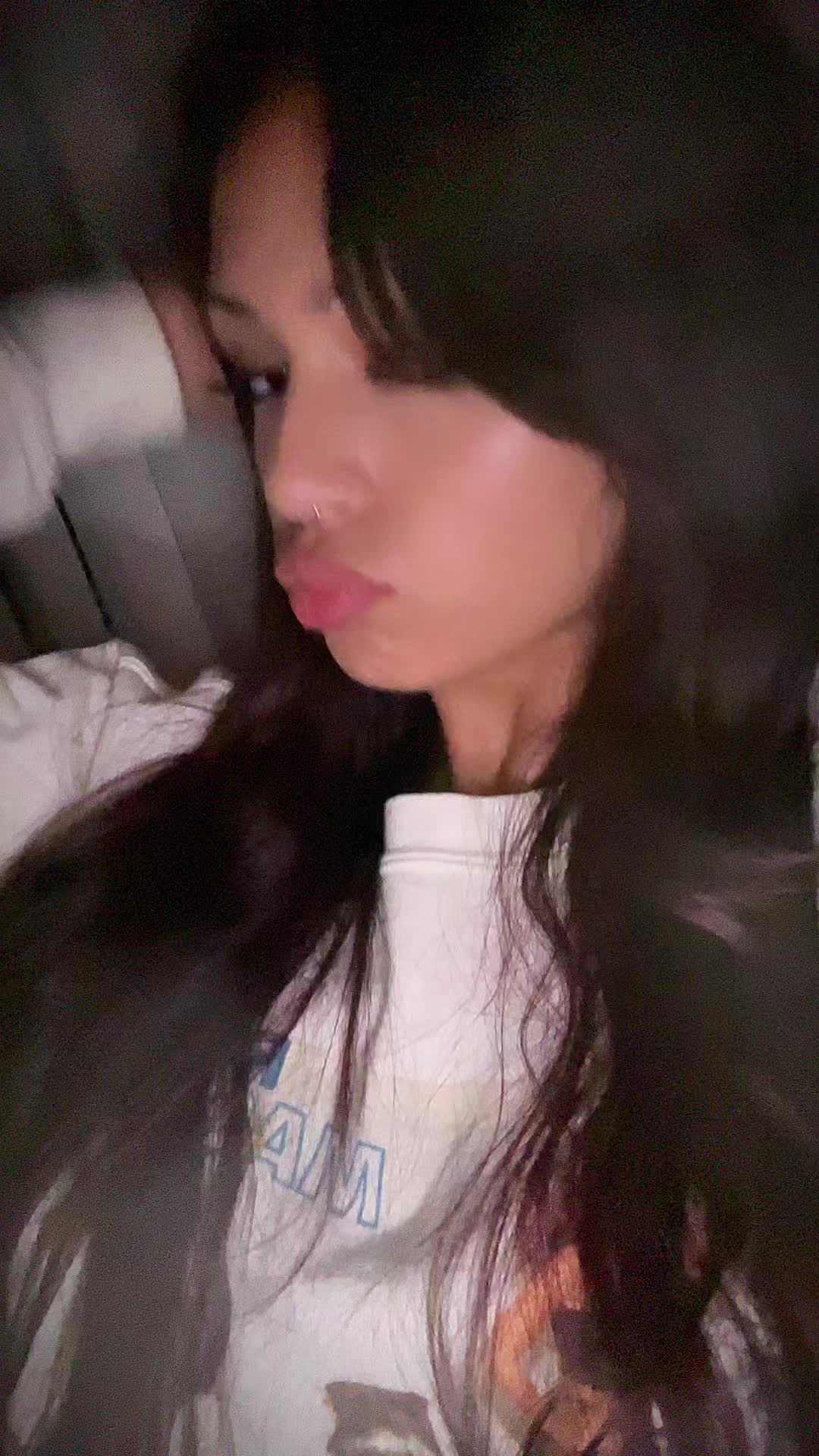 @𝑀𝒾𝒶𝓁𝒶𝓃𝒾 𝐿𝓊𝒸𝒾𝒶𝓃𝒶