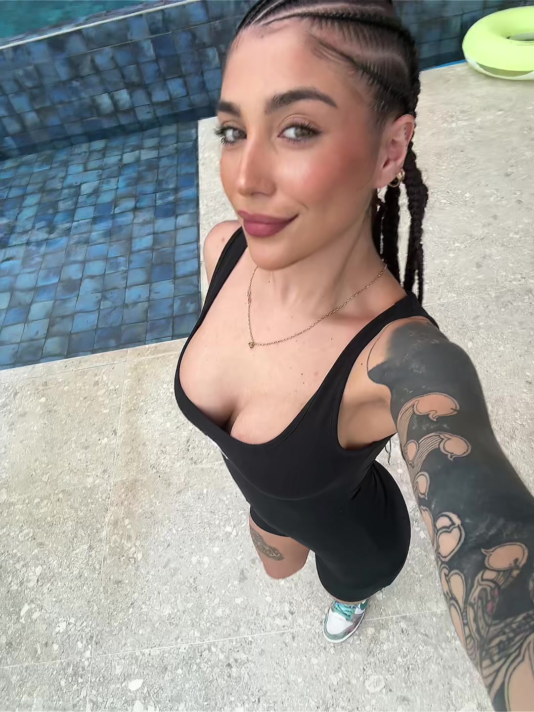 @candecaroo