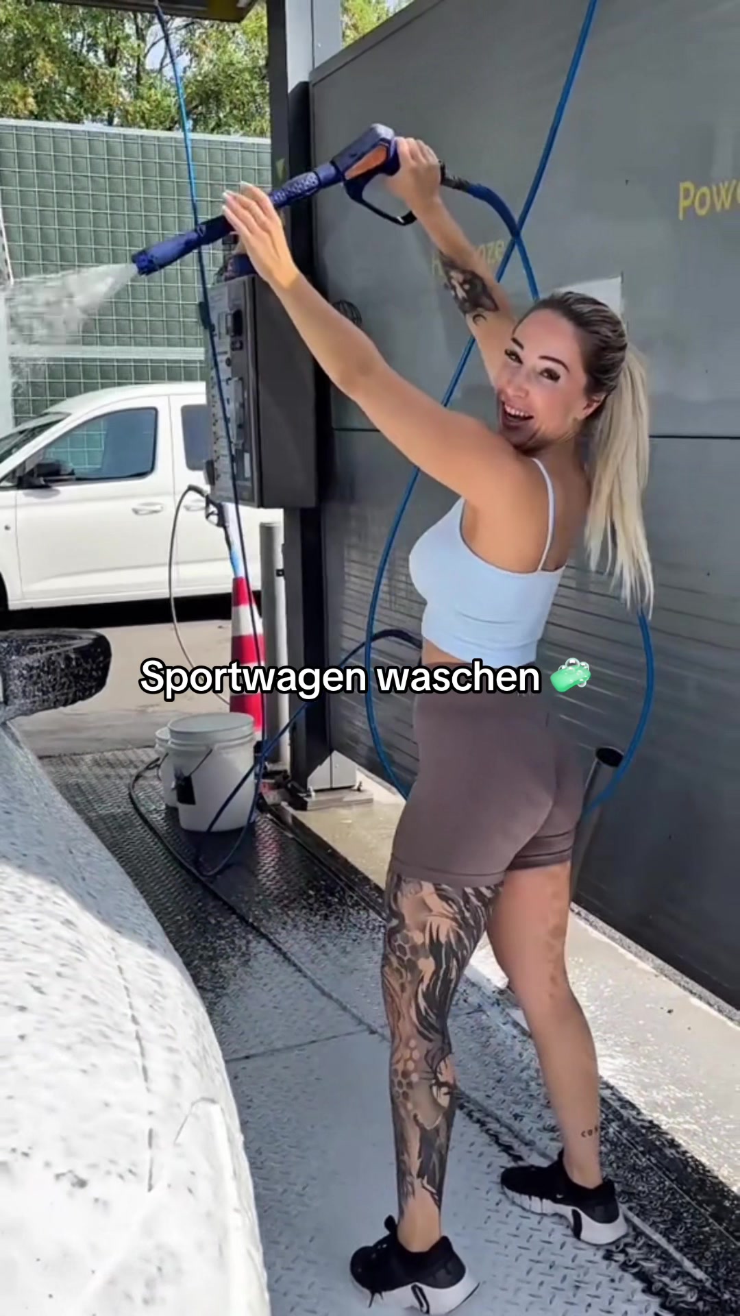 @Laraiza