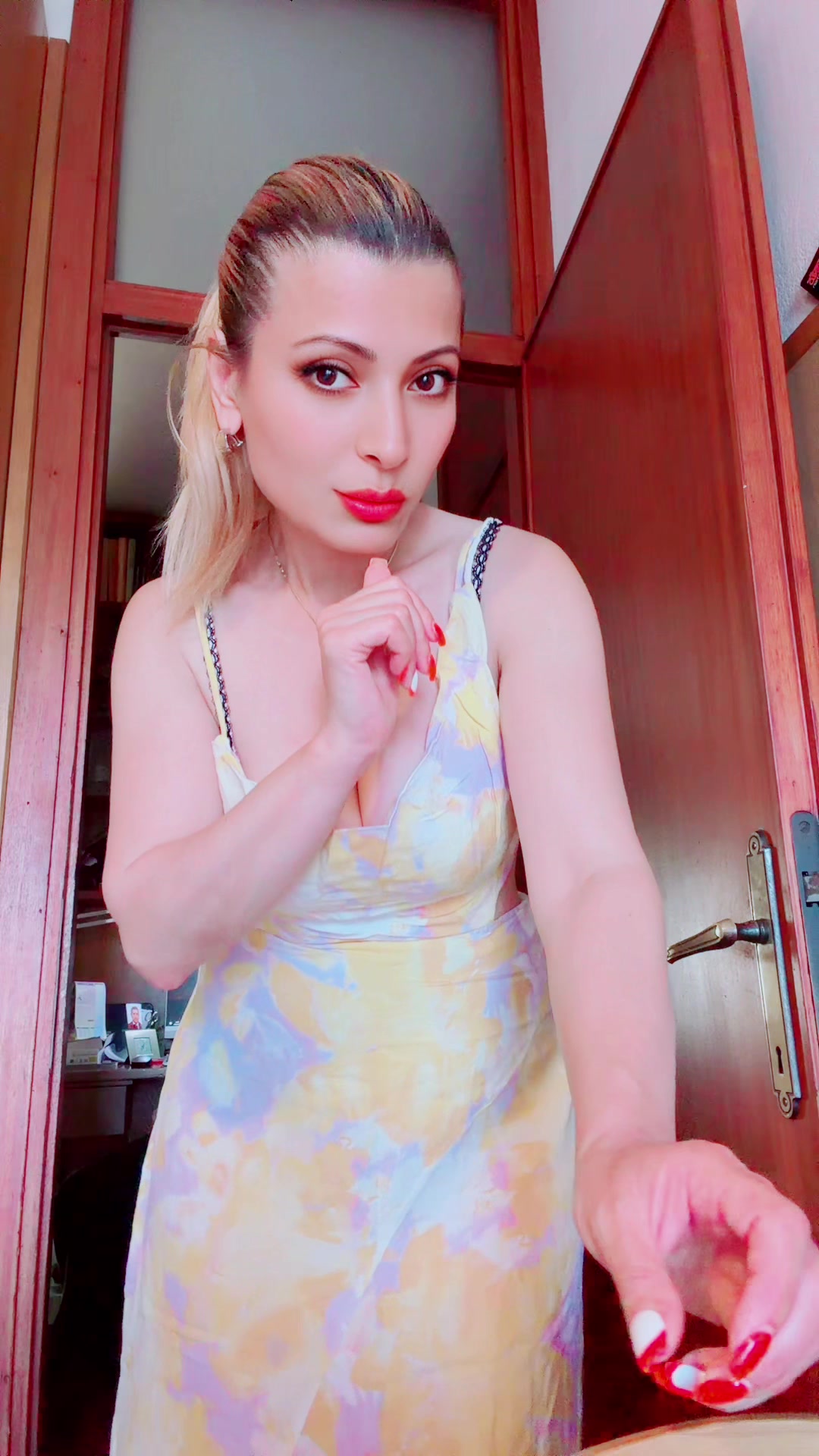 @პოზიტივი გოგო