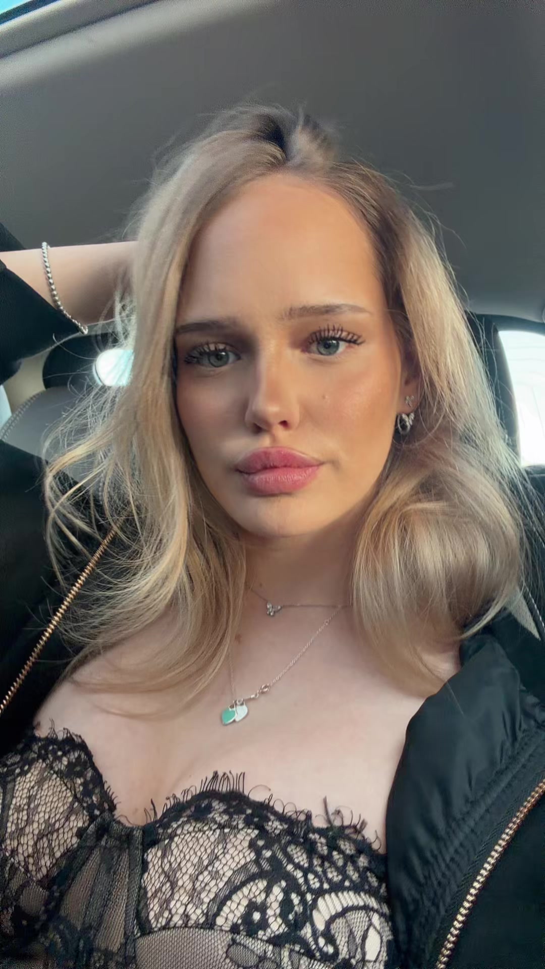 @👩🏼