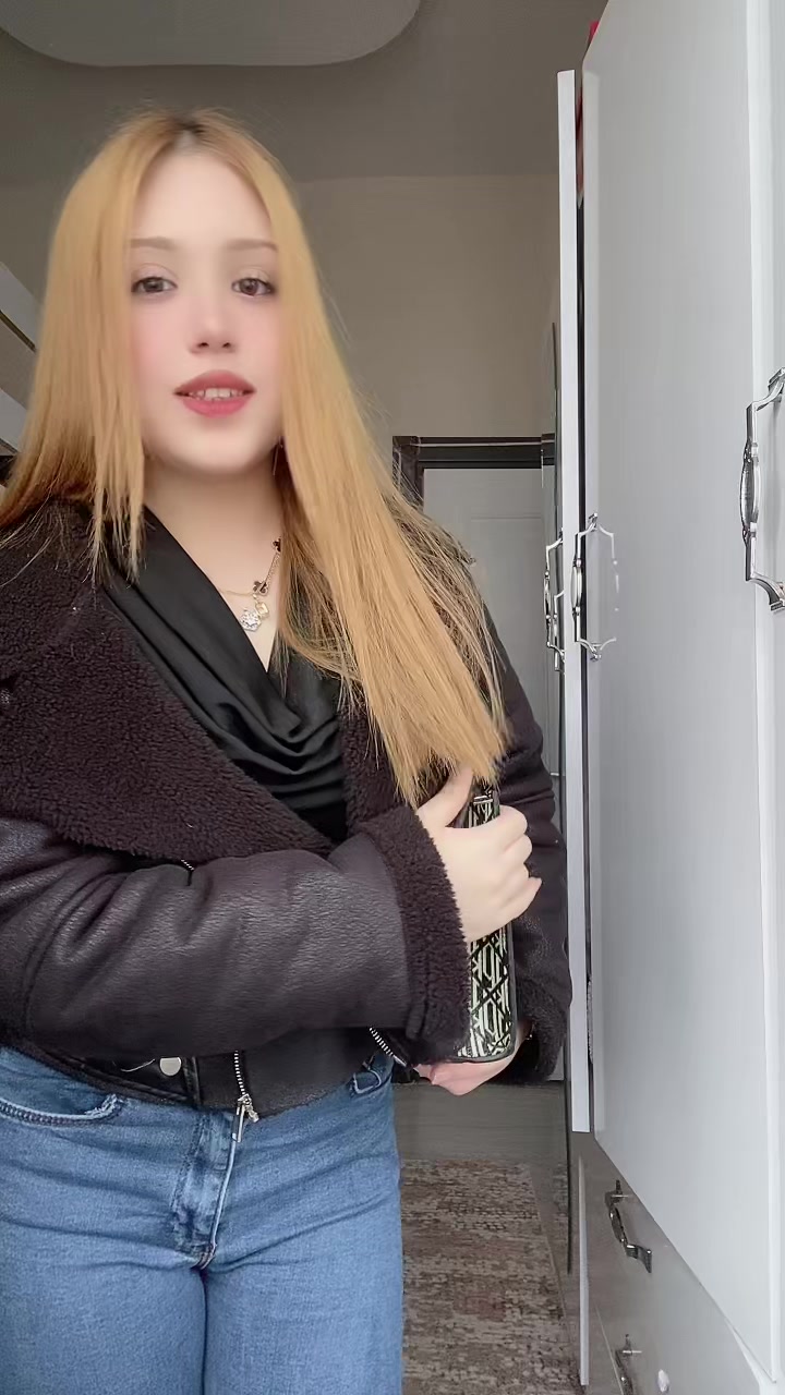 @laraabsk_