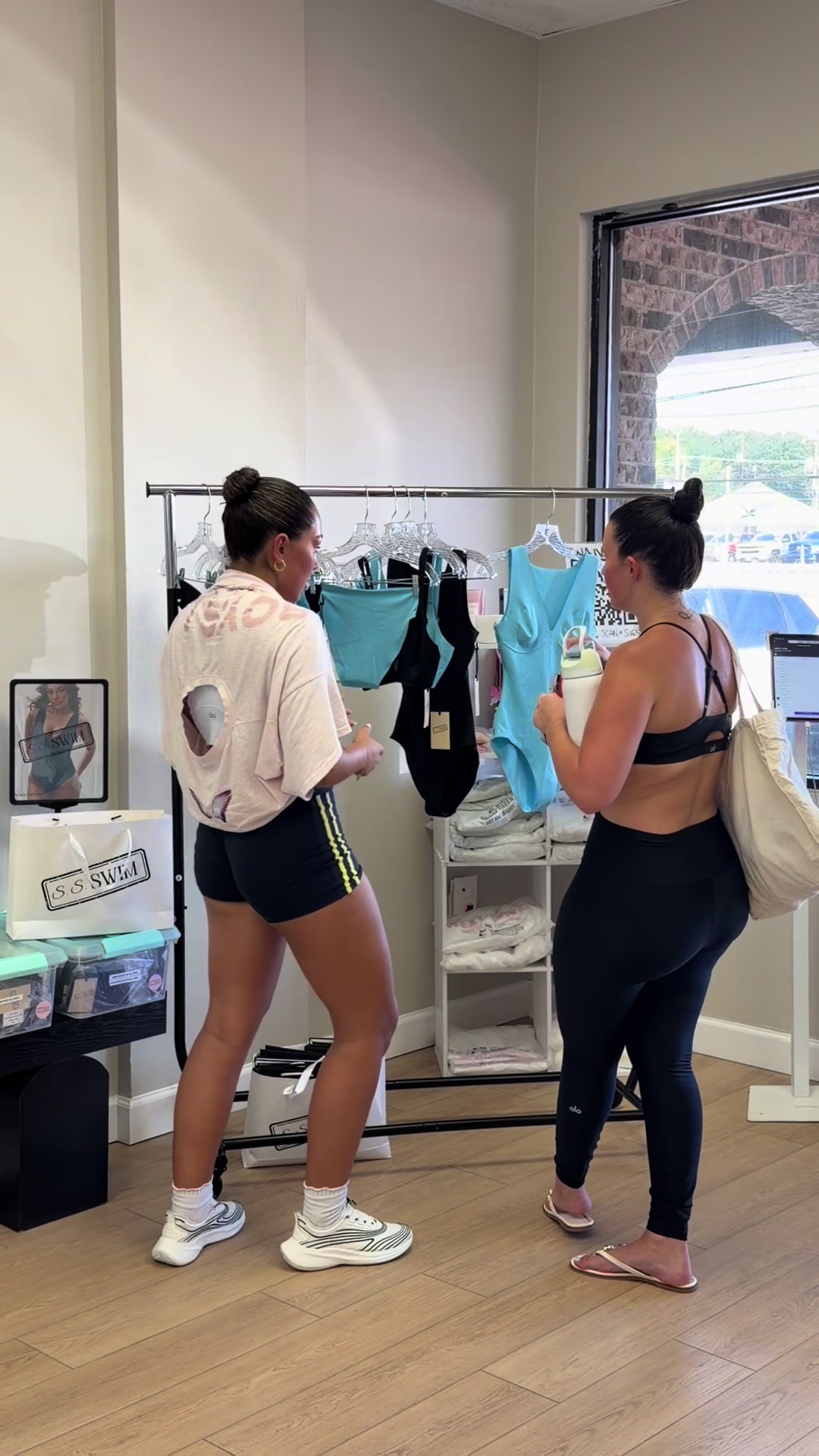 @sarassmileswim