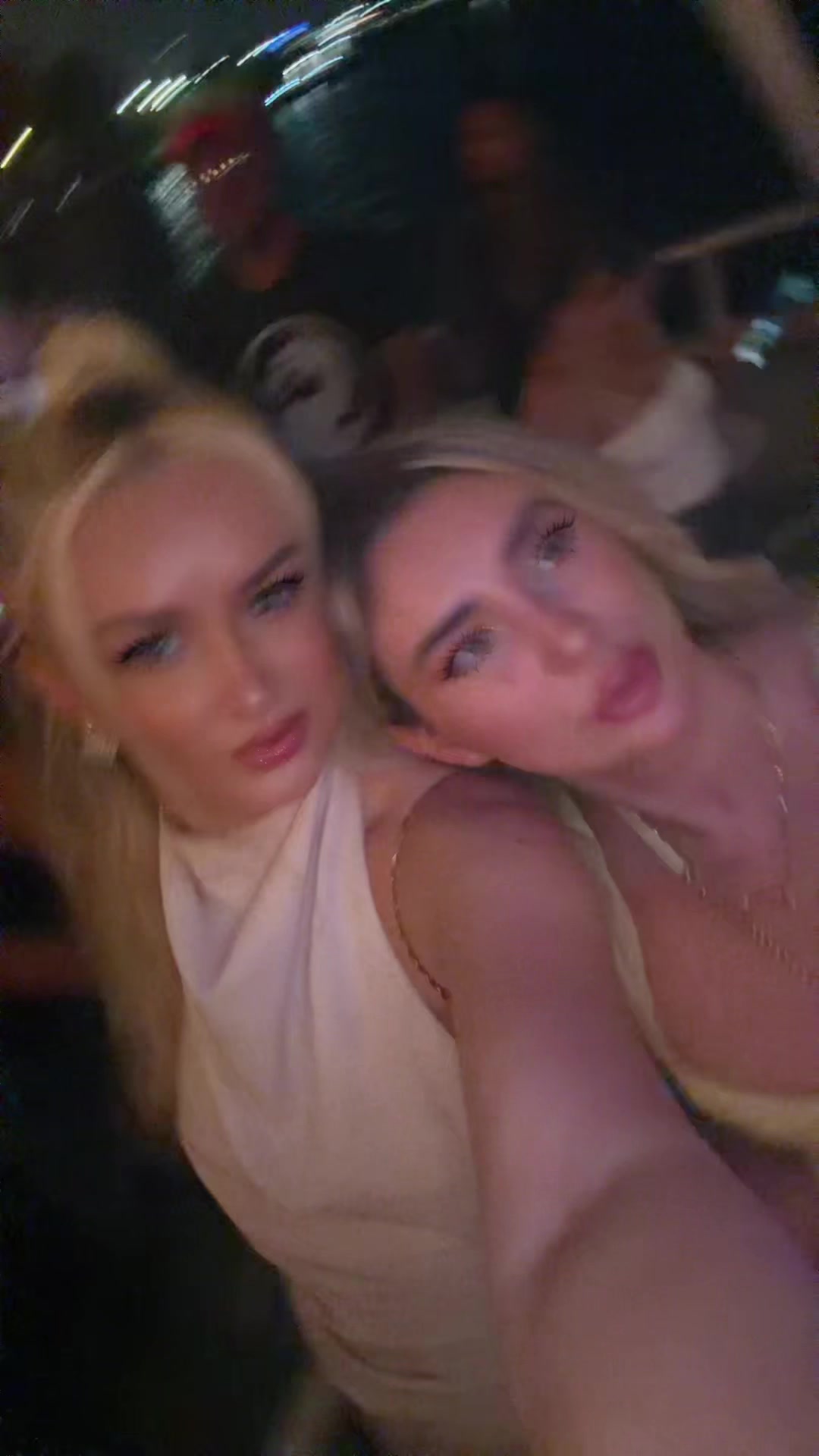 @Jenny 🇦🇱🇨🇦