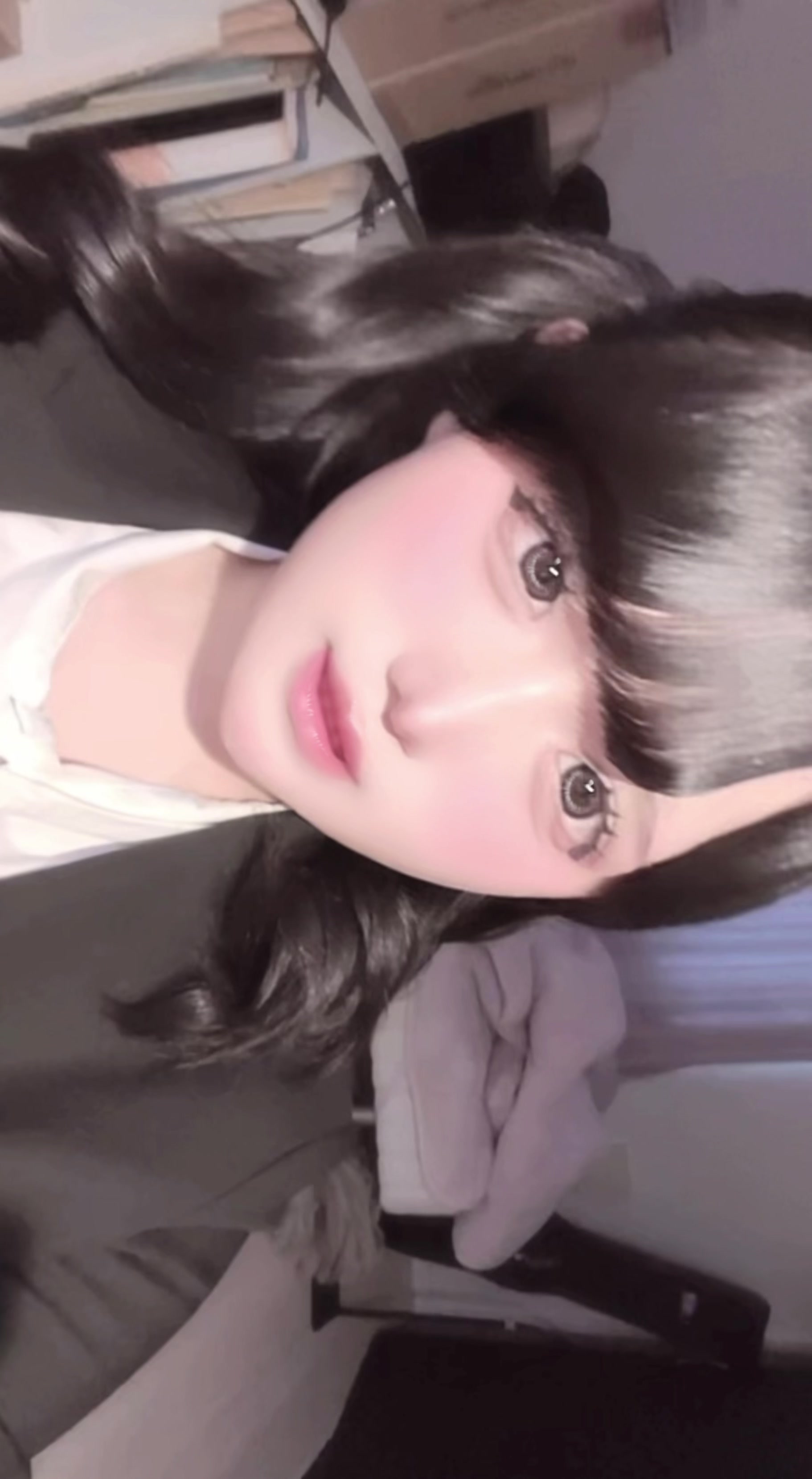 @もにもに