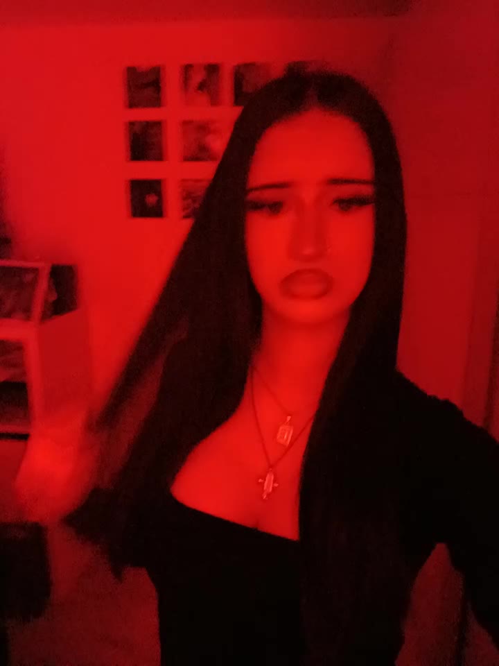 @𝓔𝓵𝓵𝔂❄️