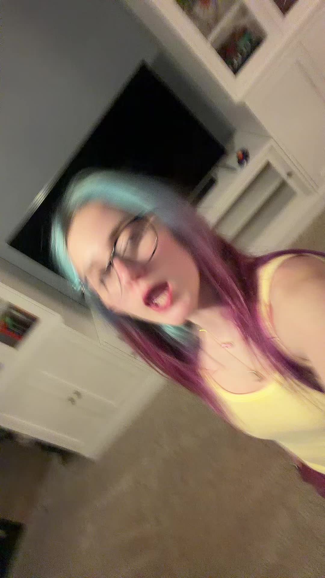 @🦄