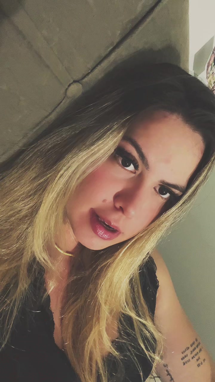 @ahelenajulia