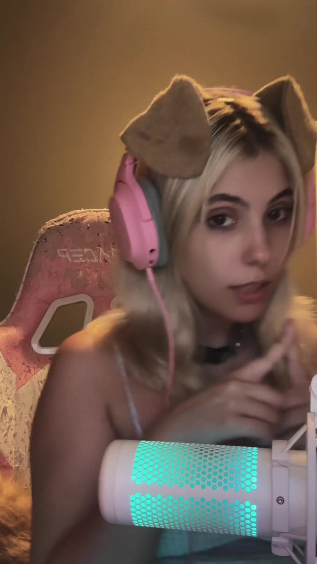 @Bunny._.