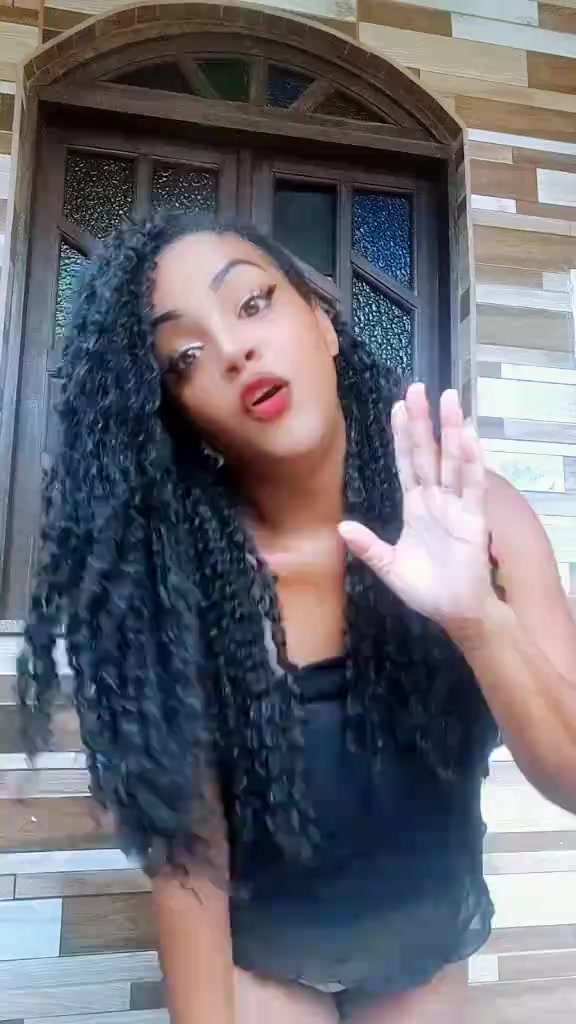 @Lucy a guria do short sexy