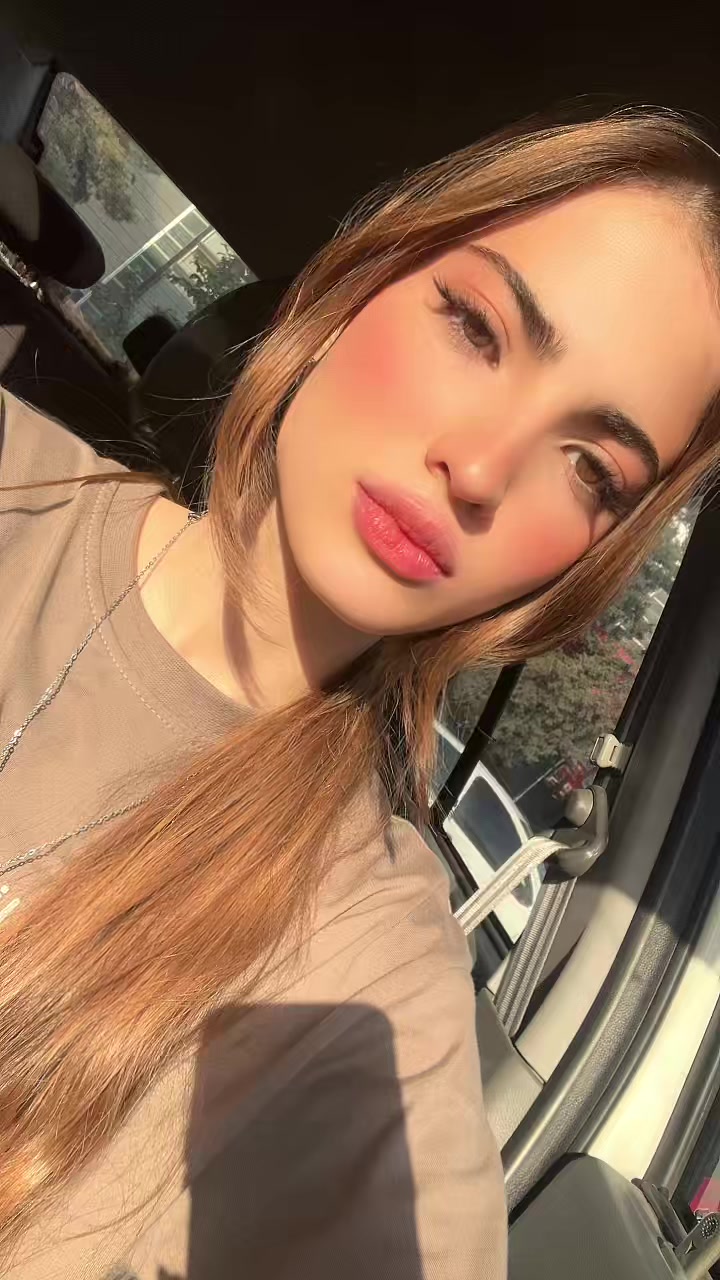 @diyananezhad