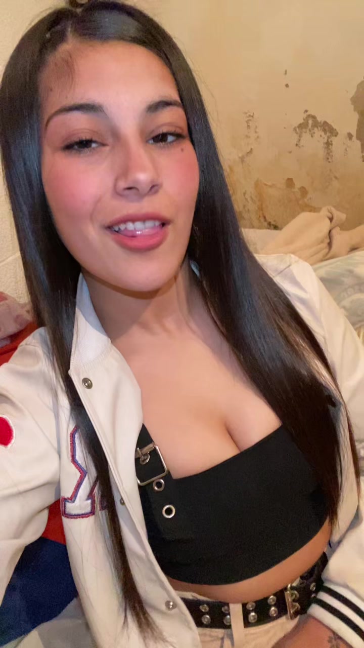 @𝑳𝒖𝒄𝒊𝒂 𝑴𝒂𝒄𝒂𝒓𝒆𝒏𝒂😘