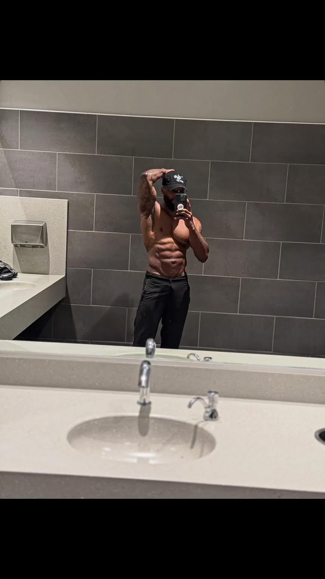 @firstname_leon