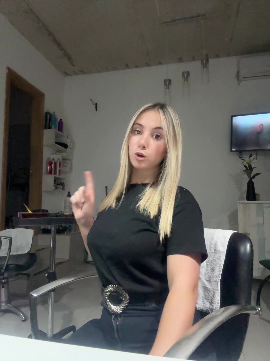 @vickymilaan