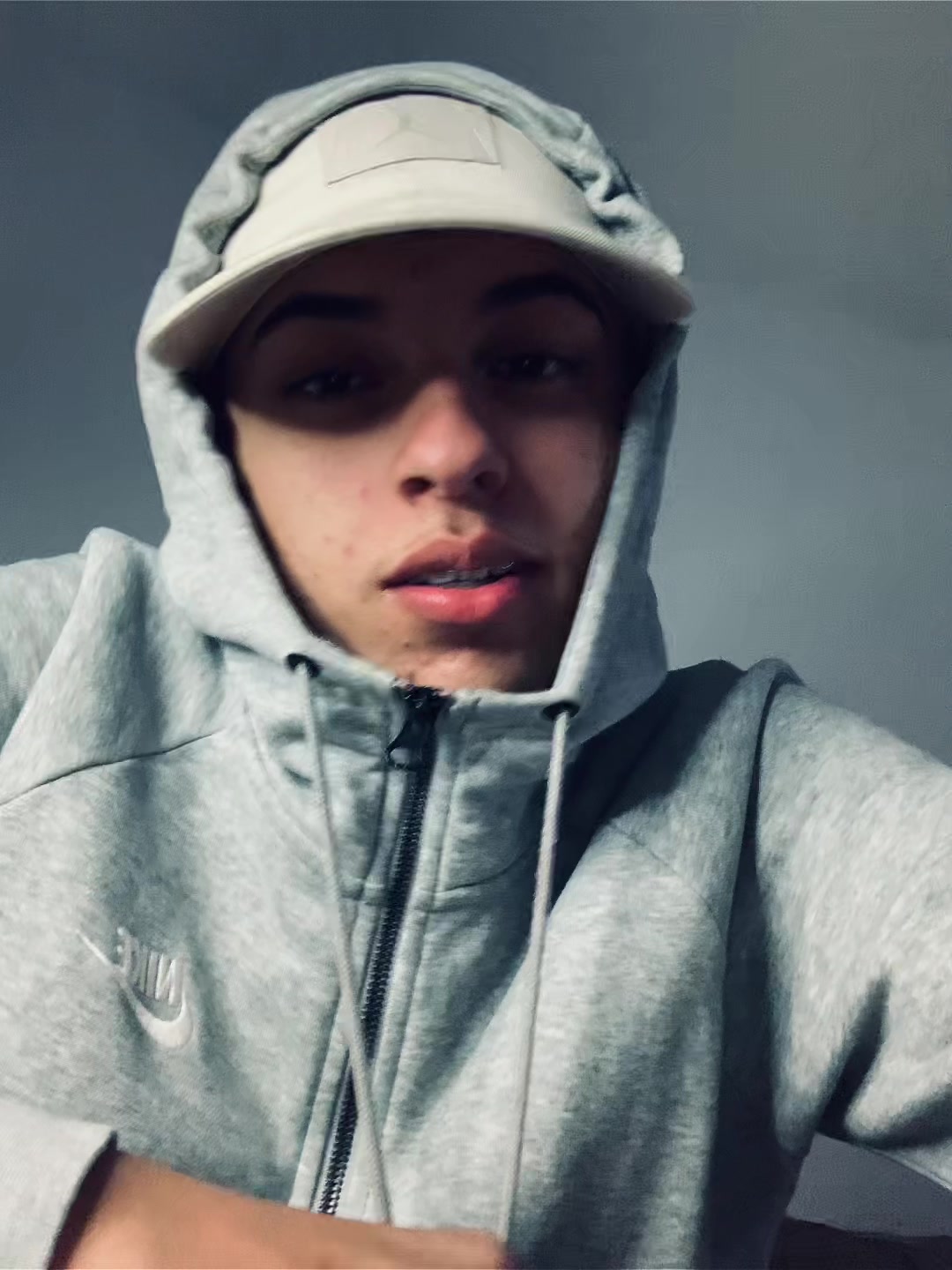 @menochefee77