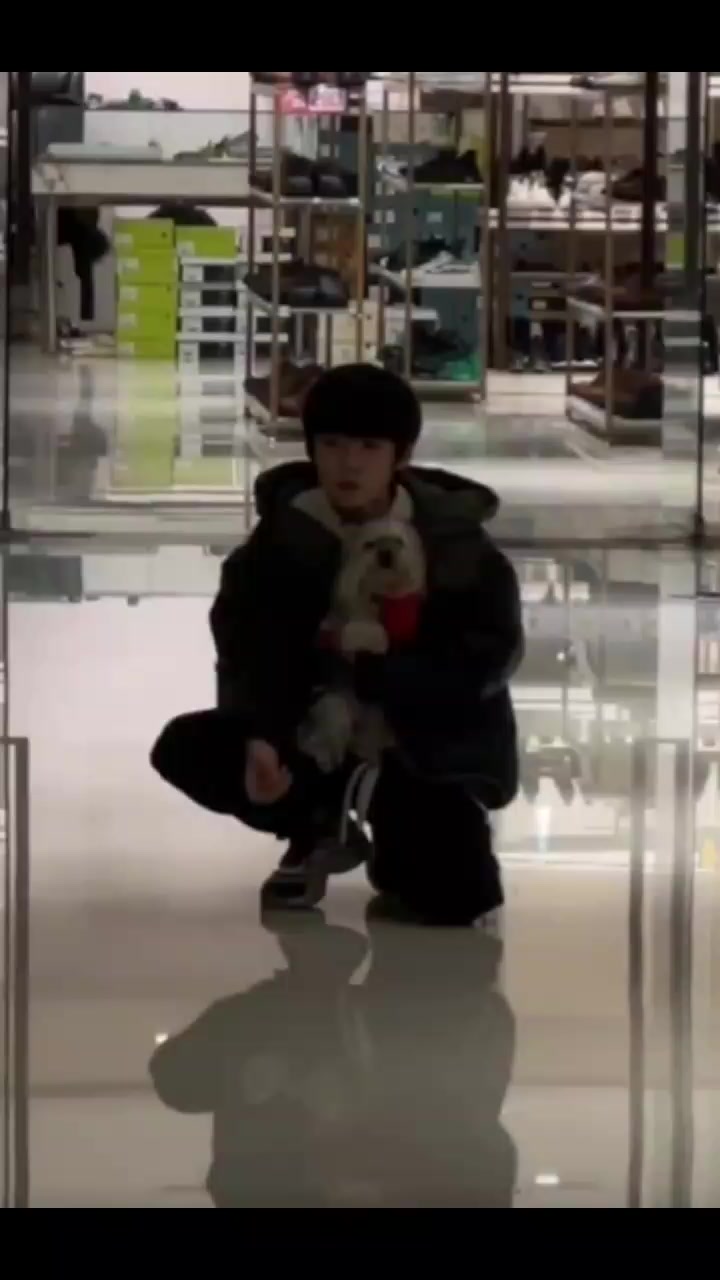 @Zhienhan