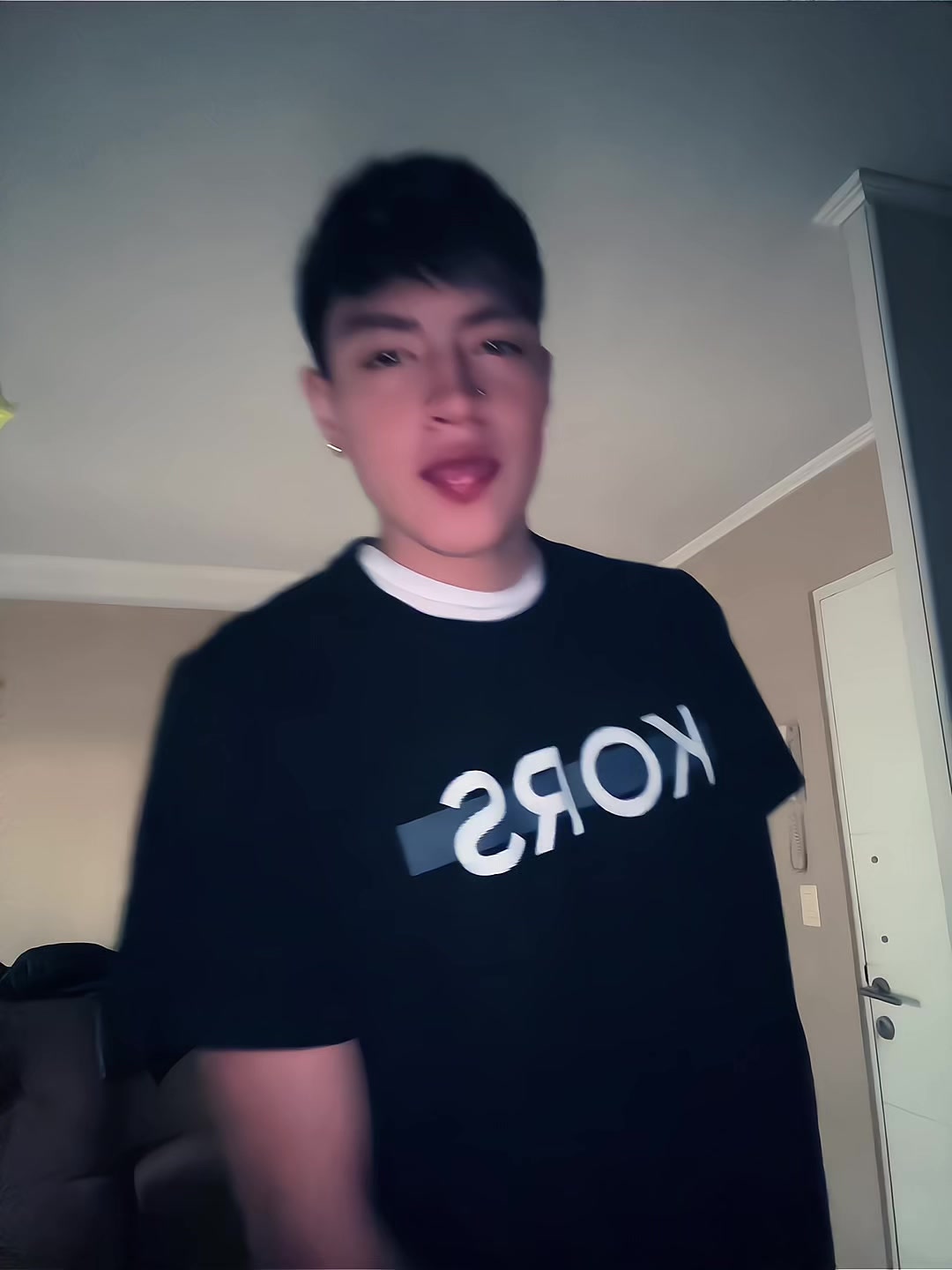 @️