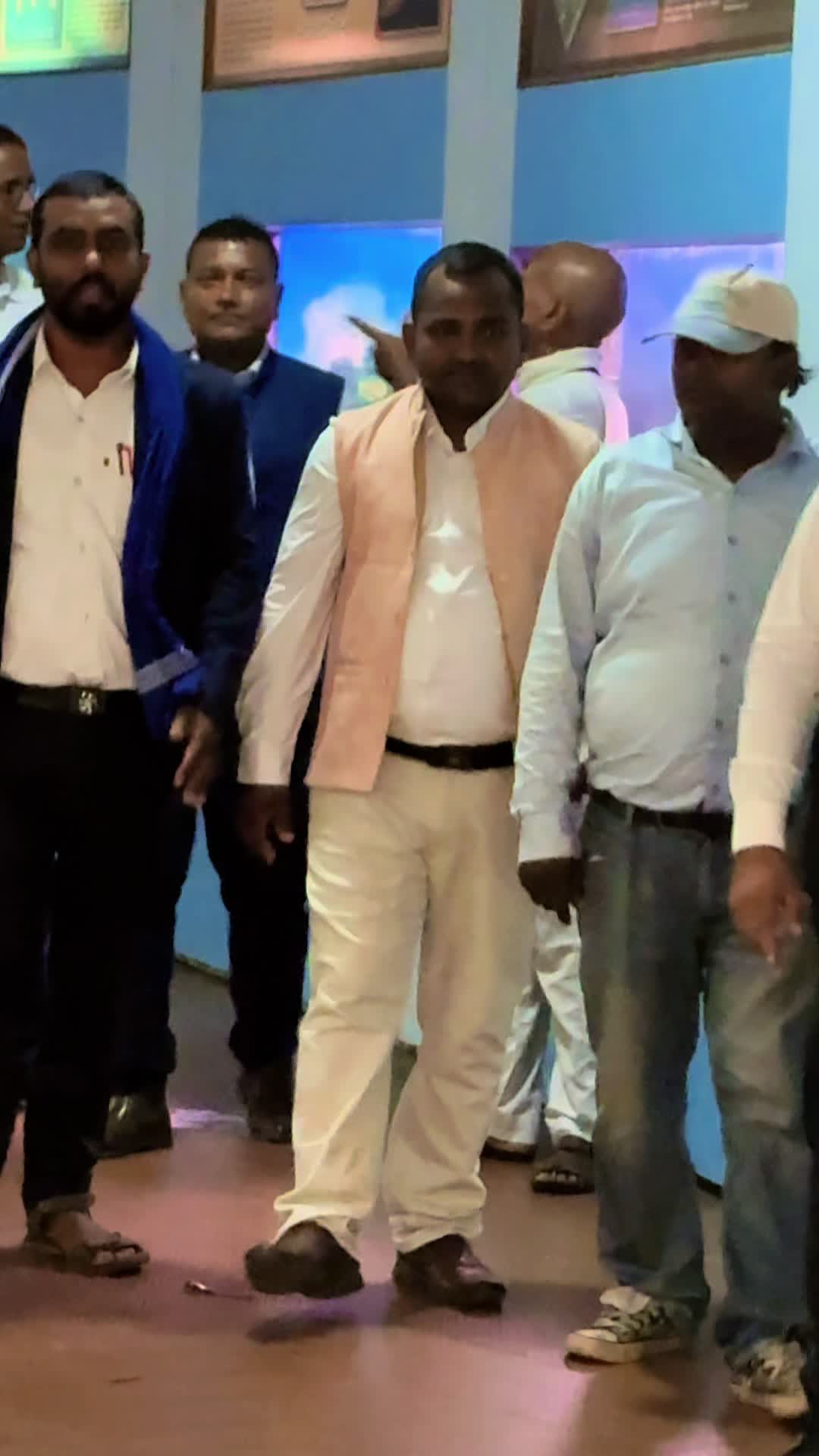 @Sujit Mahara975