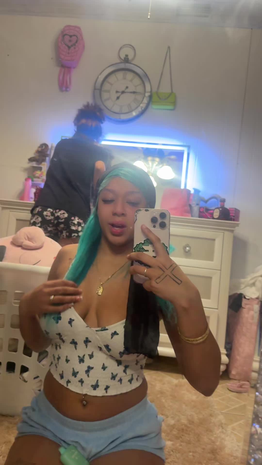 @feenforvaidaa