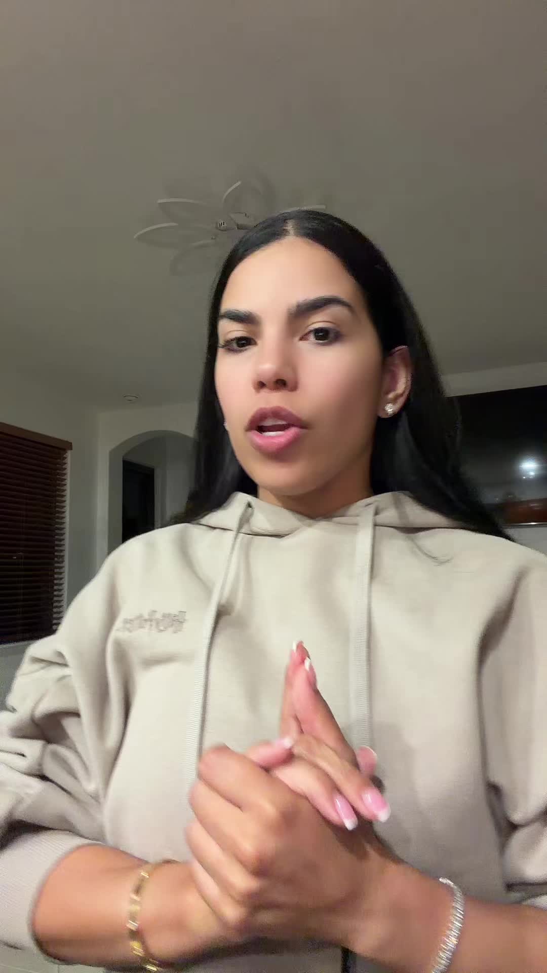 @Elizabethruizxo