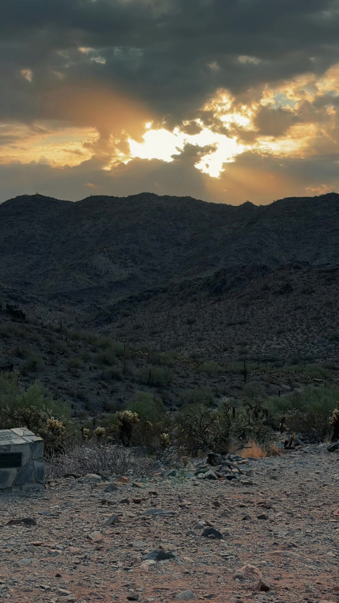 @She hikes Arizona 🇺🇸