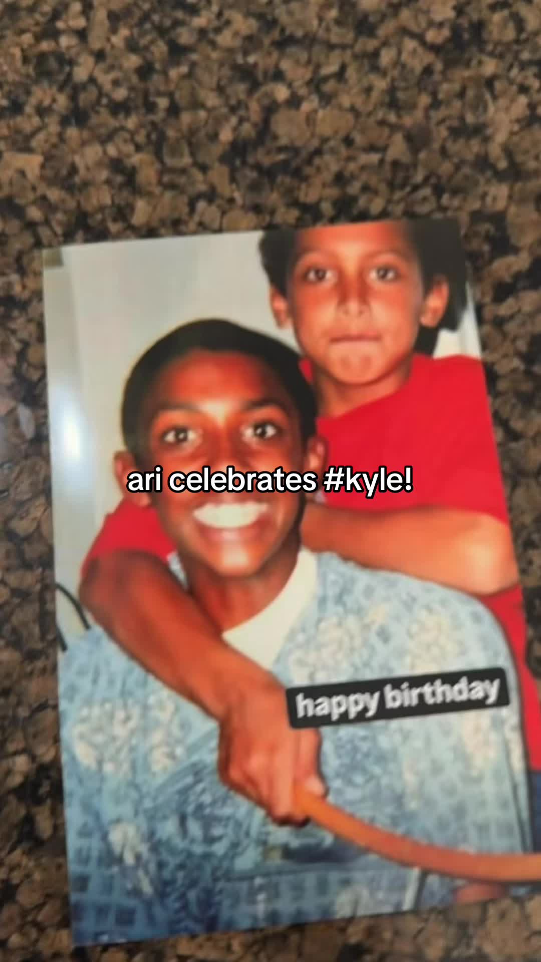 @lifeofari | fan page