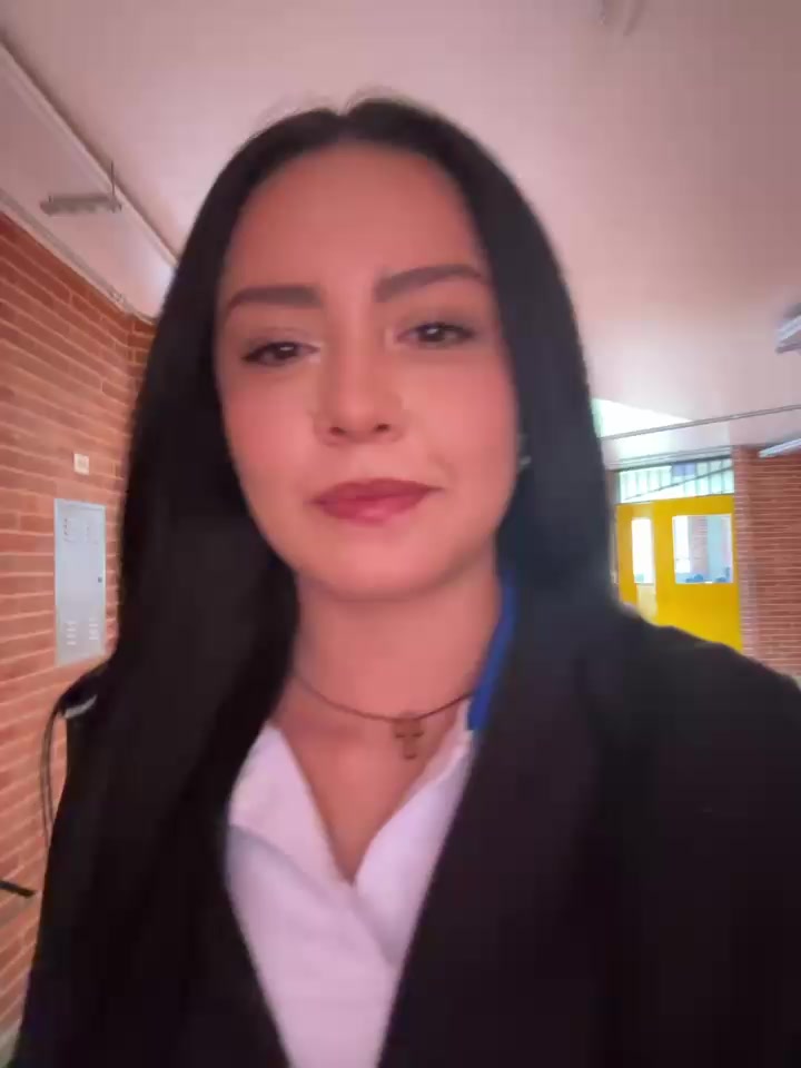 @laura