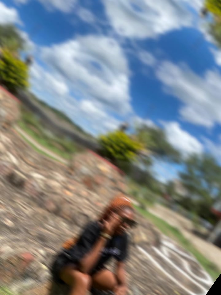 @Royale que