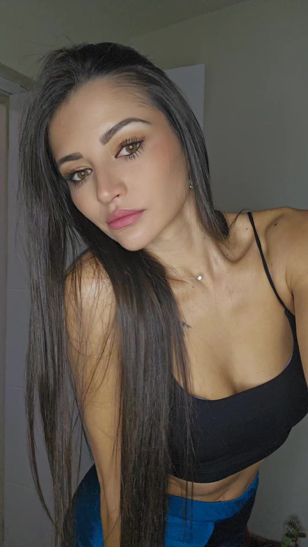 @J.e.l.e.n.a.