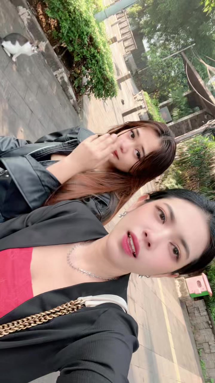 @Sherene_360