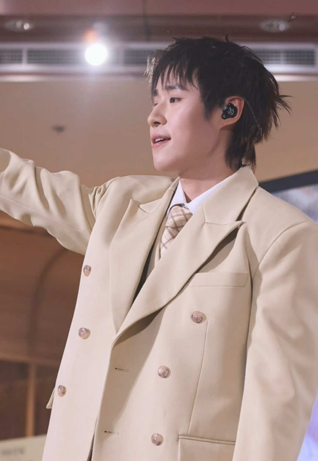 @𝙗𝙡𝙪𝙚𝙘𝙖𝙣𝙙𝙮𝙛𝙡𝙤𝙨𝙨.♡