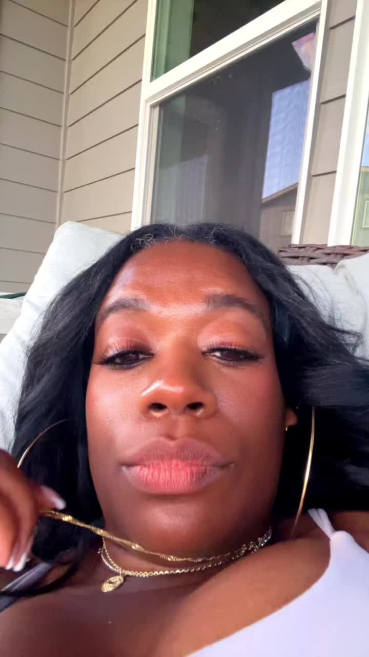 @Debbie🧡