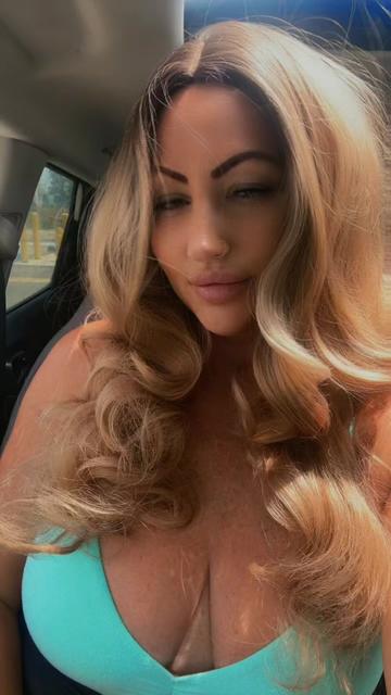 @💕millfie$t mom next door 💕