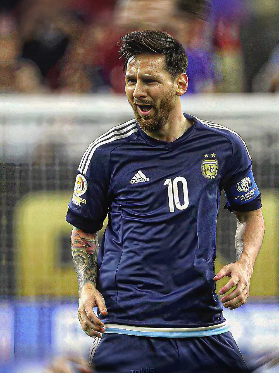 @Zakil suka Bola