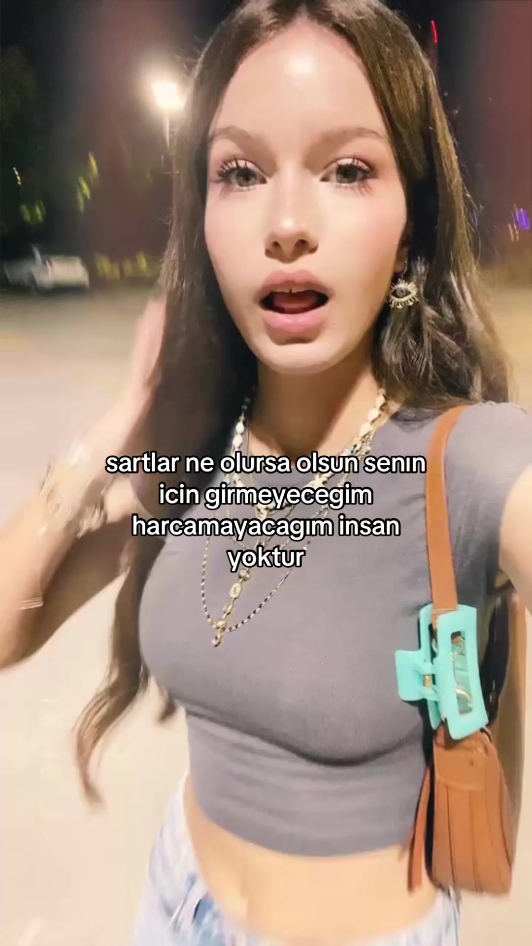 @lola