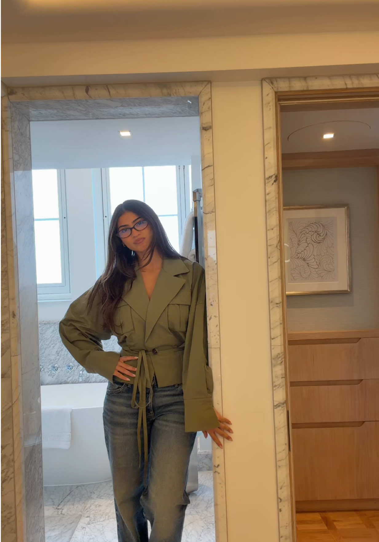 @bella