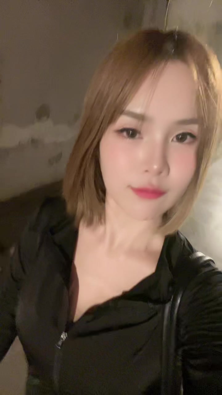 @โบวี่